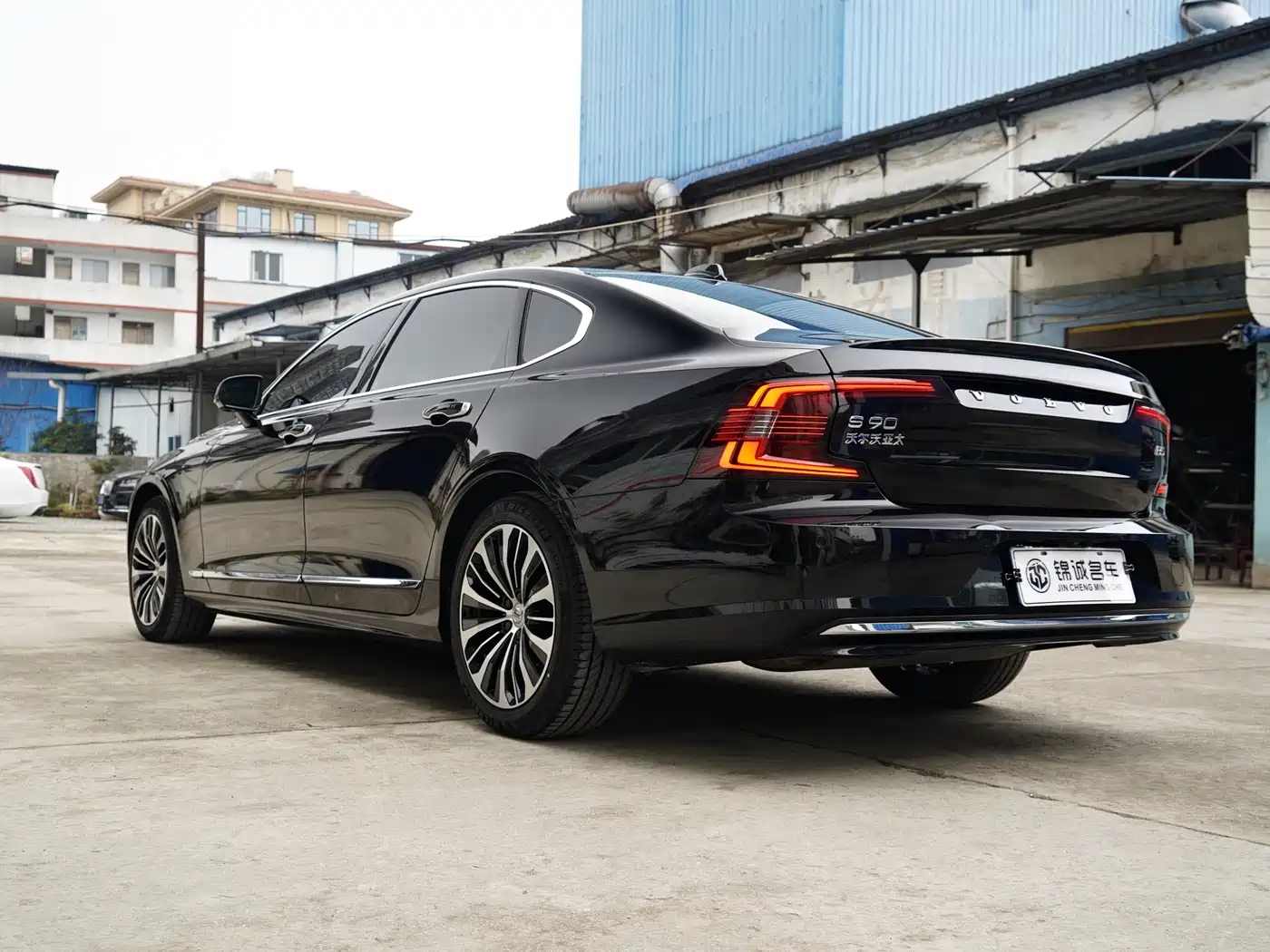 VOLVO S90
