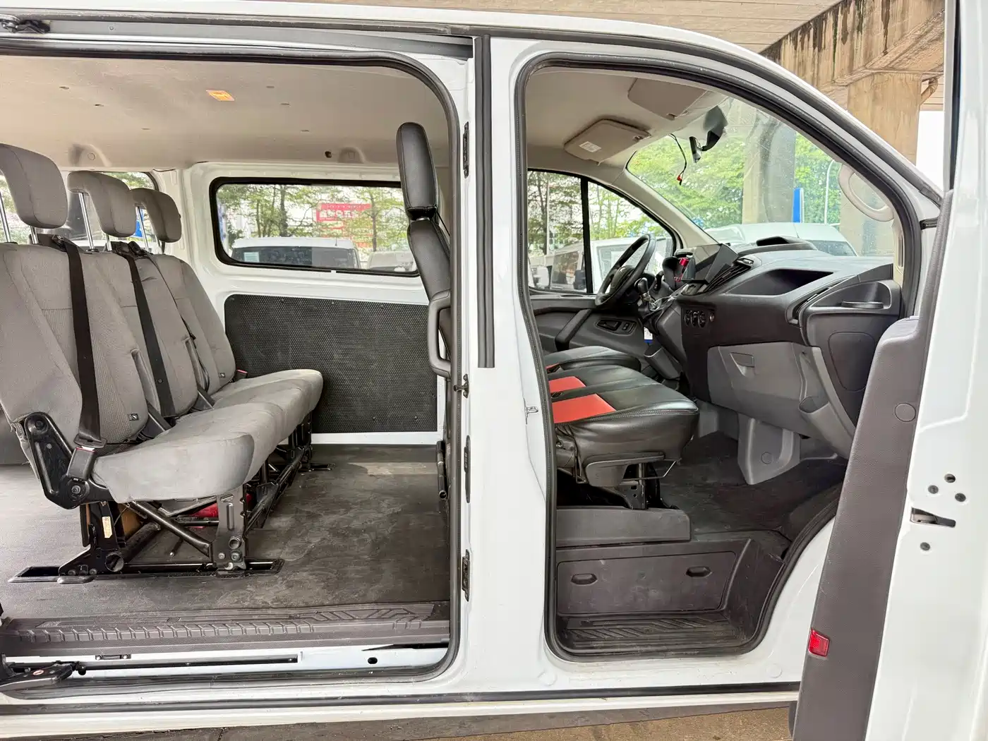 Ford Transit 2021 2020 2.0T Diesel Multi-purpose Commercial Vehicle Medium Wheelbase Low Roof Dual Swing Doors China VI