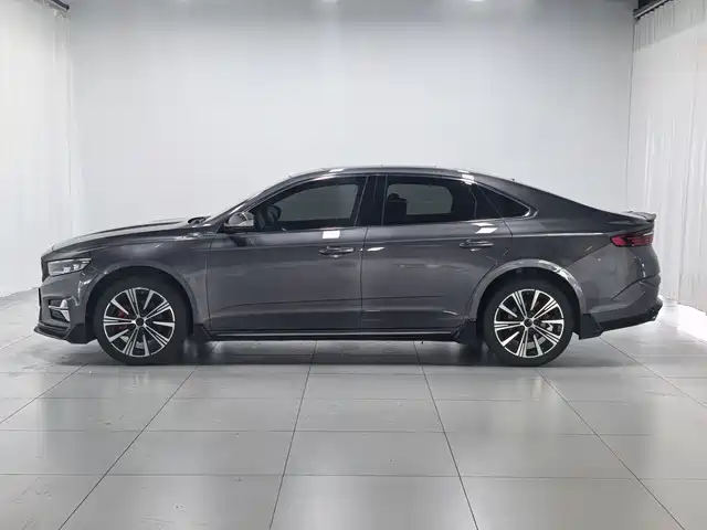 Фото 3 - Geely Preface