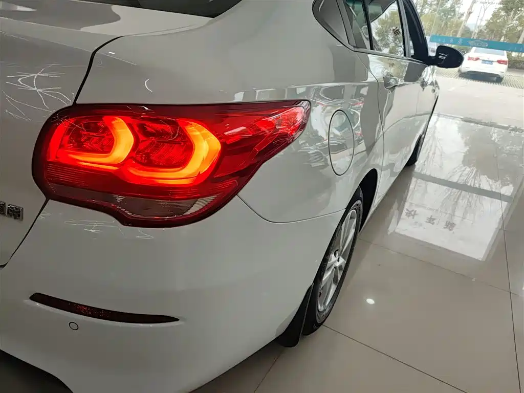Chevrolet Cavalier 2019 320 Automatic Joy Edition фото 8