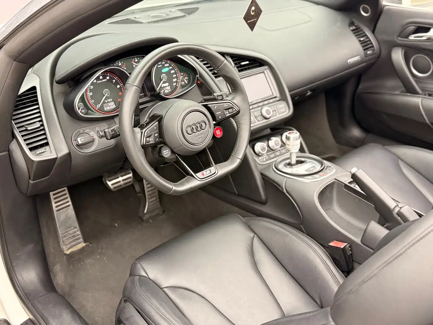 Audi R8 2011 Spyder 5.2 FSI quattro фото 13