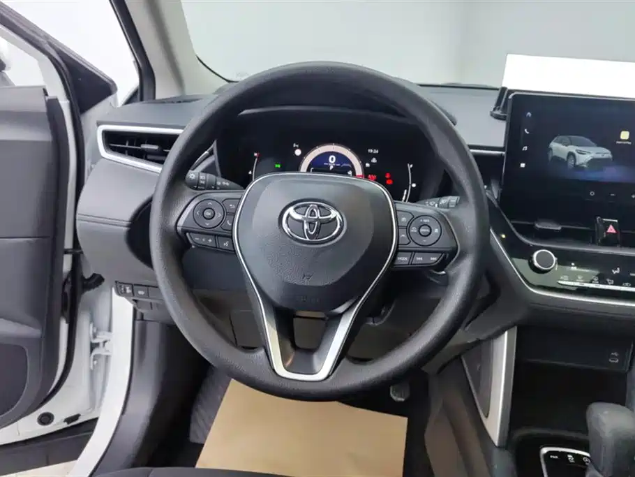 Toyota Frontlander 2023 2.0L CVT Leading Edition фото 15