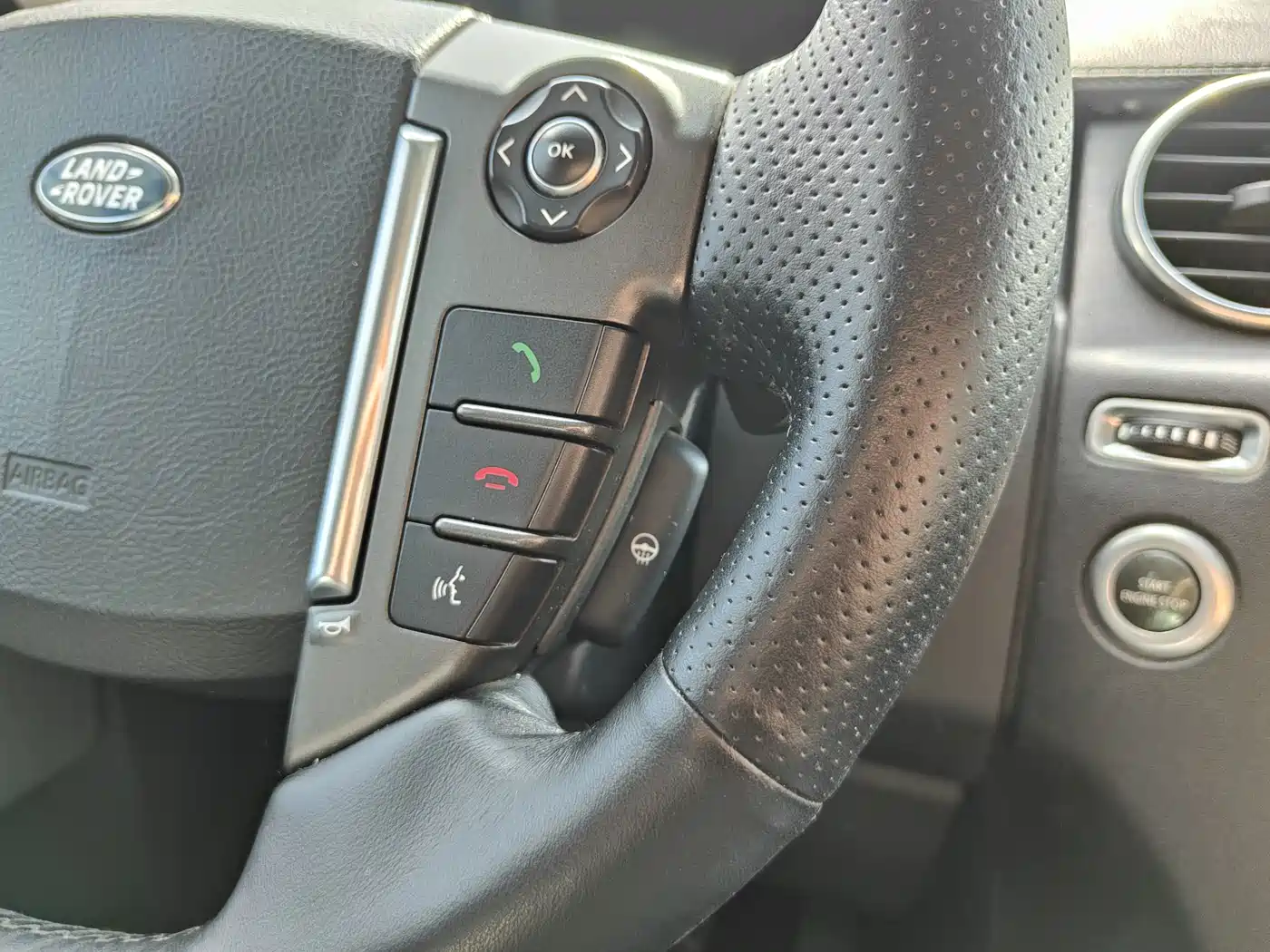 Land Rover Discovery 2016 3.0 SC V6 HSE фото 16