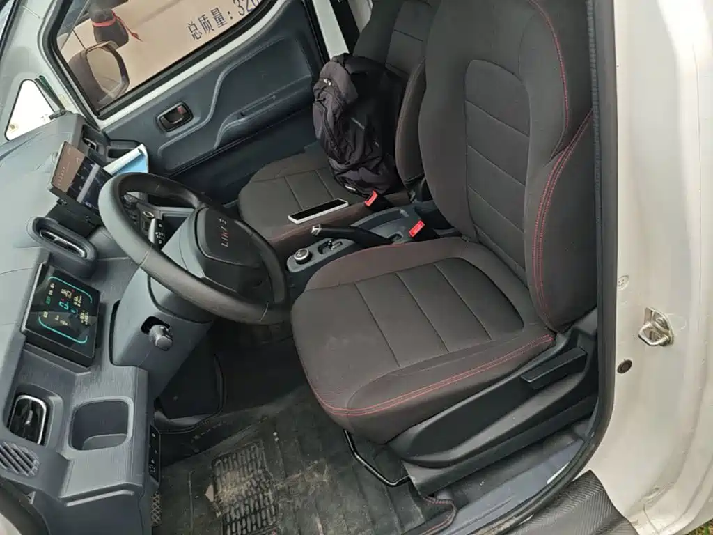 Yufeng Auto Yufeng Golden Warehouse 2025 2025 Passenger Version With Slow Charging