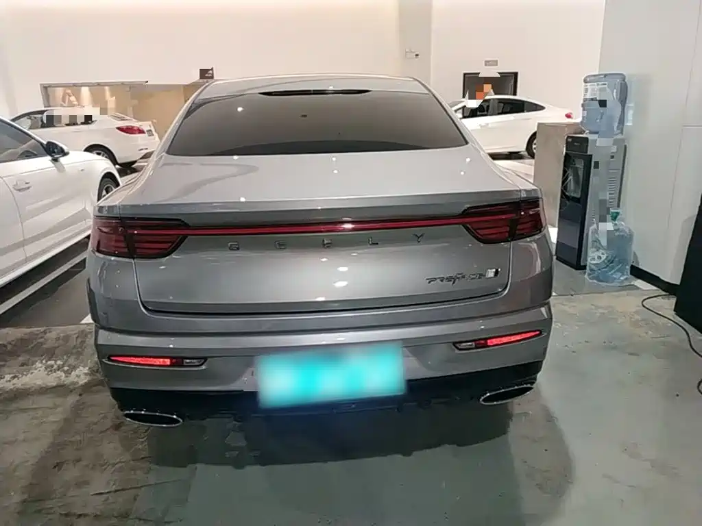 Фото 6 - Geely Preface