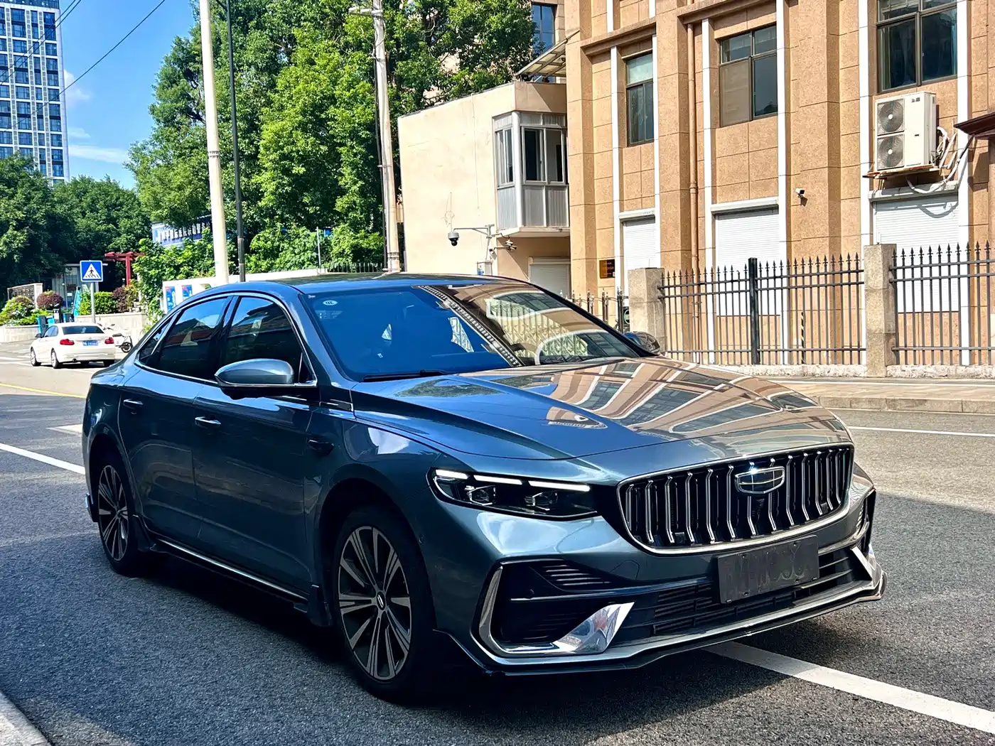 Фото 3 - Geely Preface
