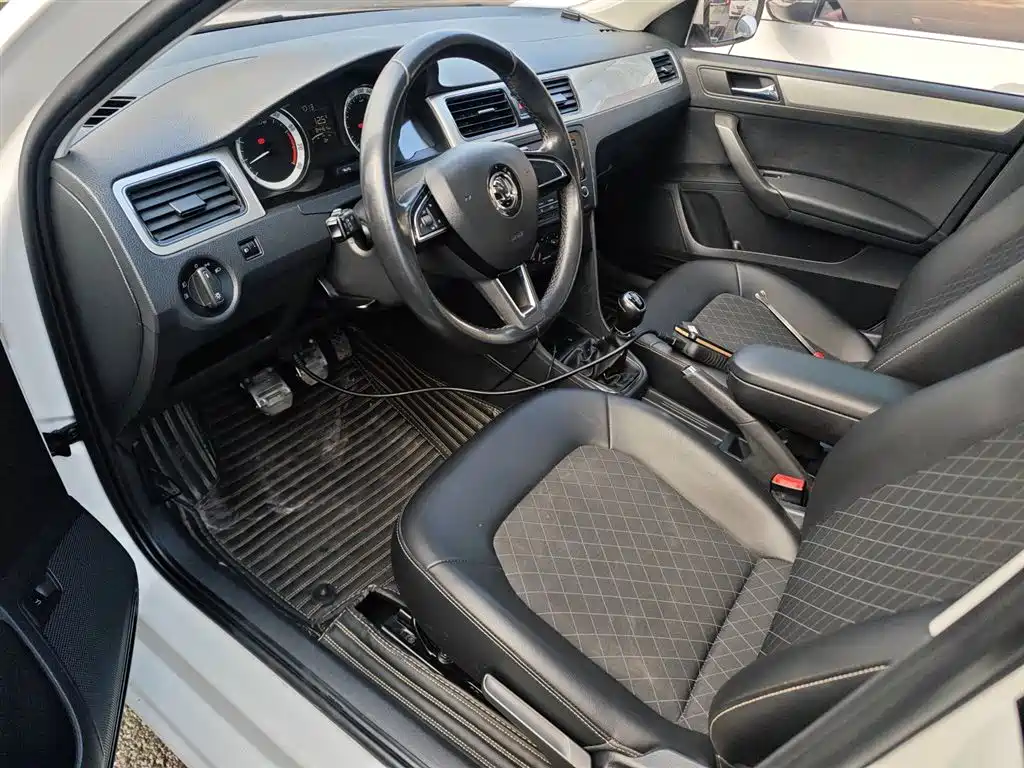 Škoda Rapid 2019 1.5L Manual Comfort Version China VI фото 16