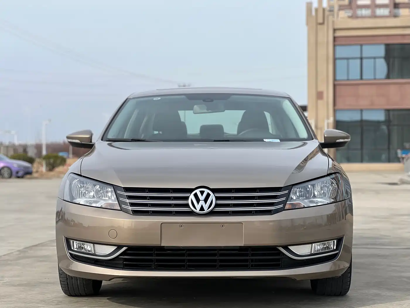 Volkswagen Passat 2014 1.8TSI DSG Luxury Edition фото 2
