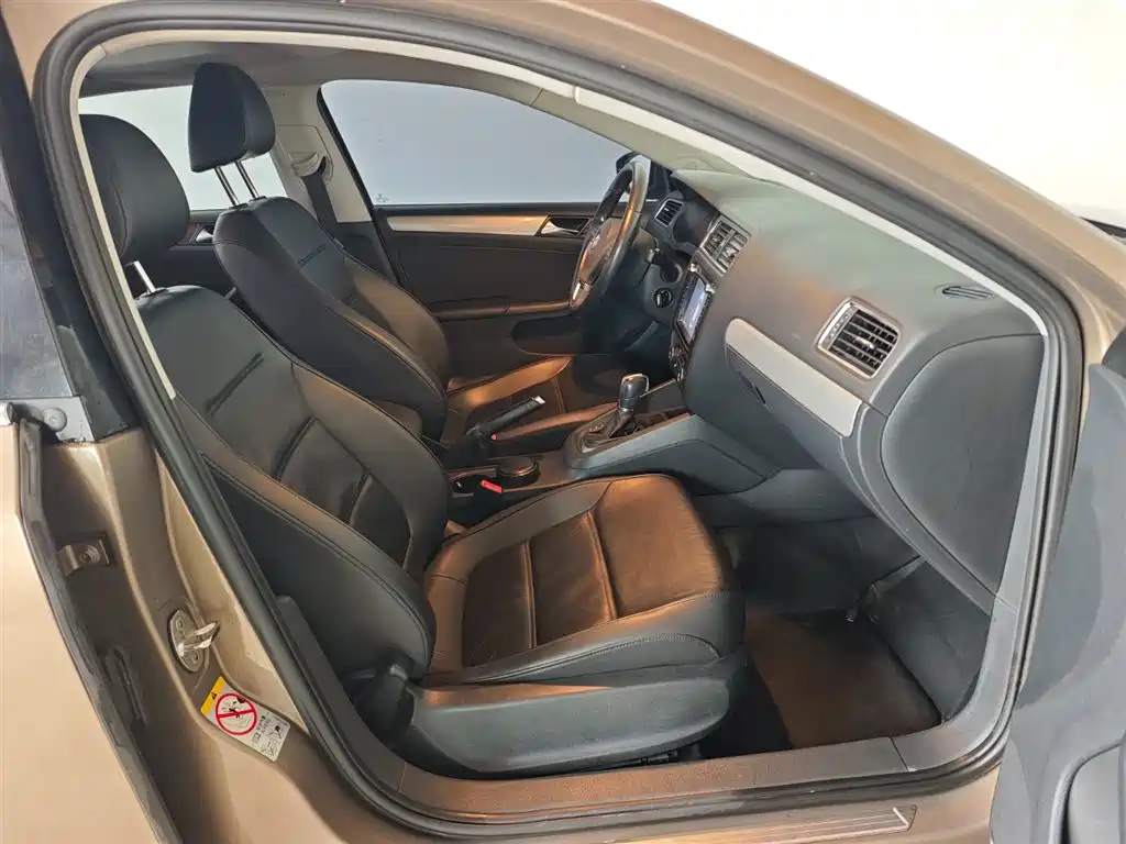 Volkswagen Sagitar 2014 1.4TSI Automatic Luxury фото 7