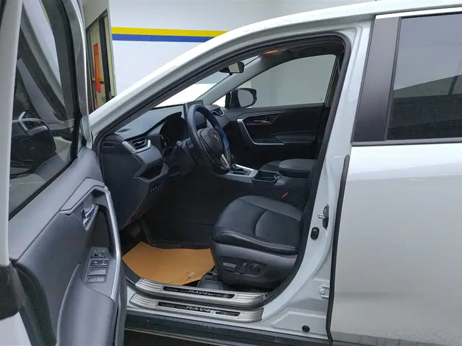 Toyota RAV4 Rongfang 2021 2.0L CVT 2WD Trend фото 9