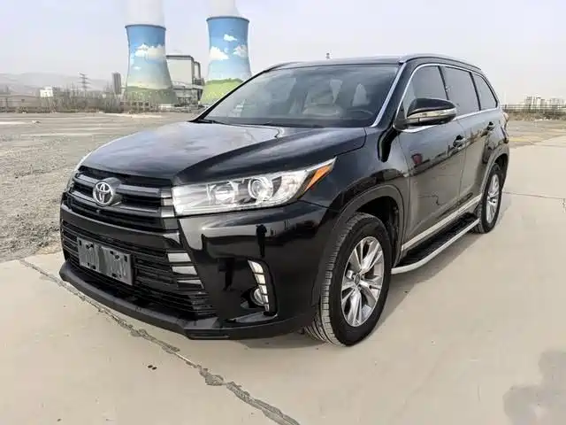 TOYOTA HIGHLANDER