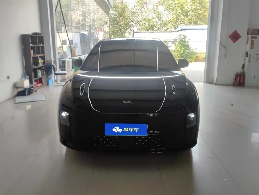 Фото 2 - Li Auto i6