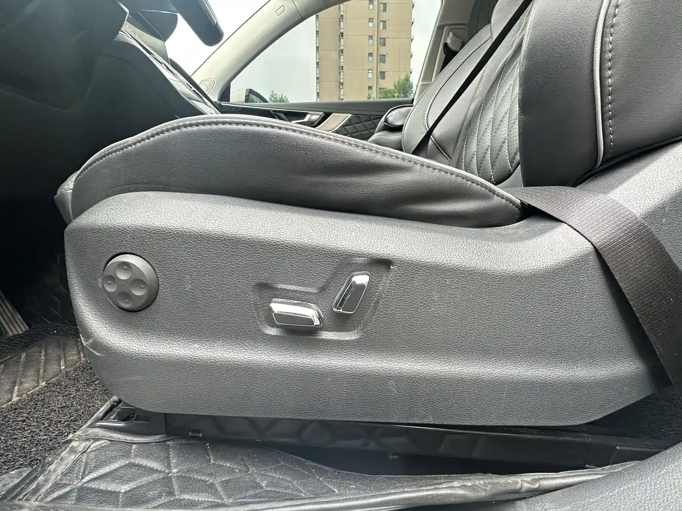 Hongqi HS5 2022 2.0T Smart Connect Premium Edition фото 18