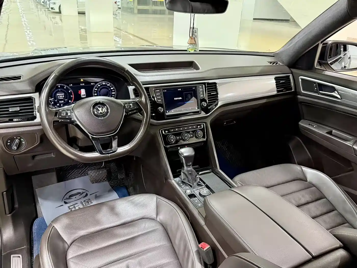 Volkswagen Teramont 2017 380TSI 4WD Luxury Edition фото 7
