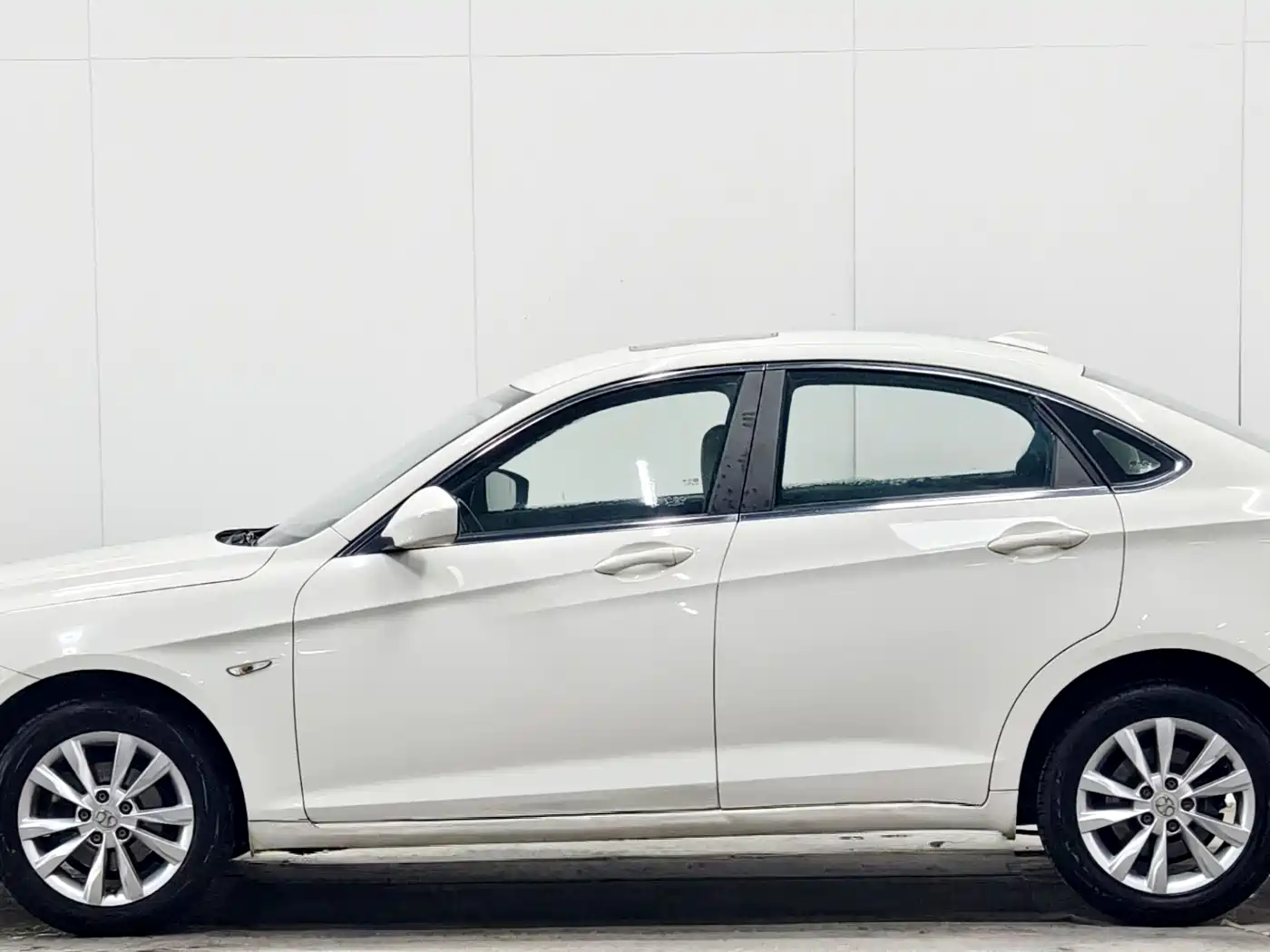Фото 7 - BAIC Senova D50
