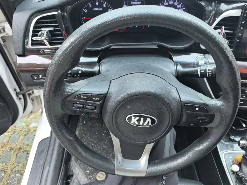 Kia K4 2014 2014 1.8L Automatic GLS