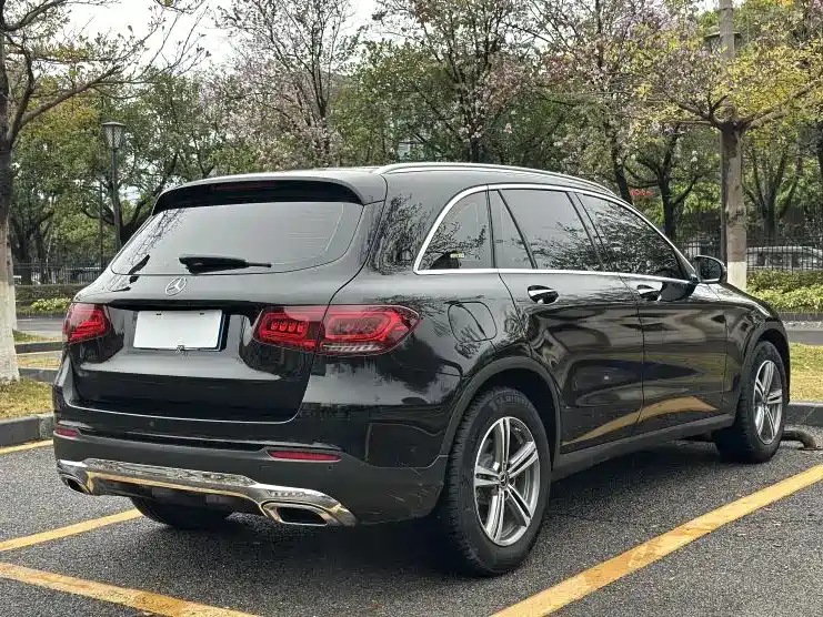 MERCEDES-BENZ GLC