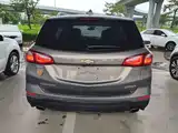 Photo 6 - Chevrolet Equinox