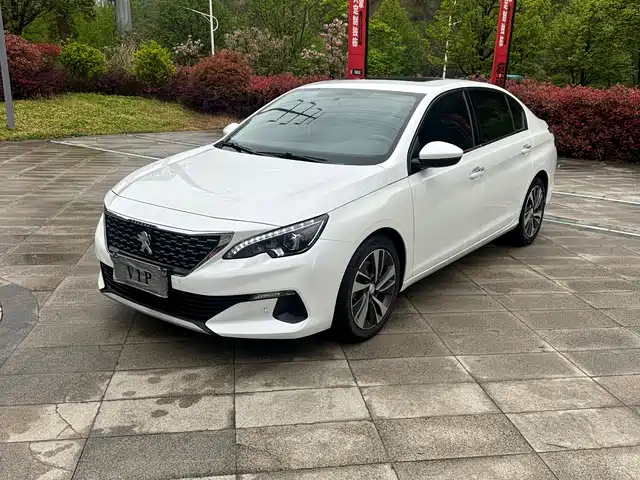 PEUGEOT 408