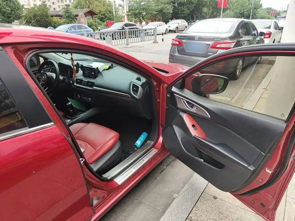 Photo 18 - Mazda Mazda 3