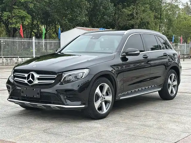 MERCEDES-BENZ GLC