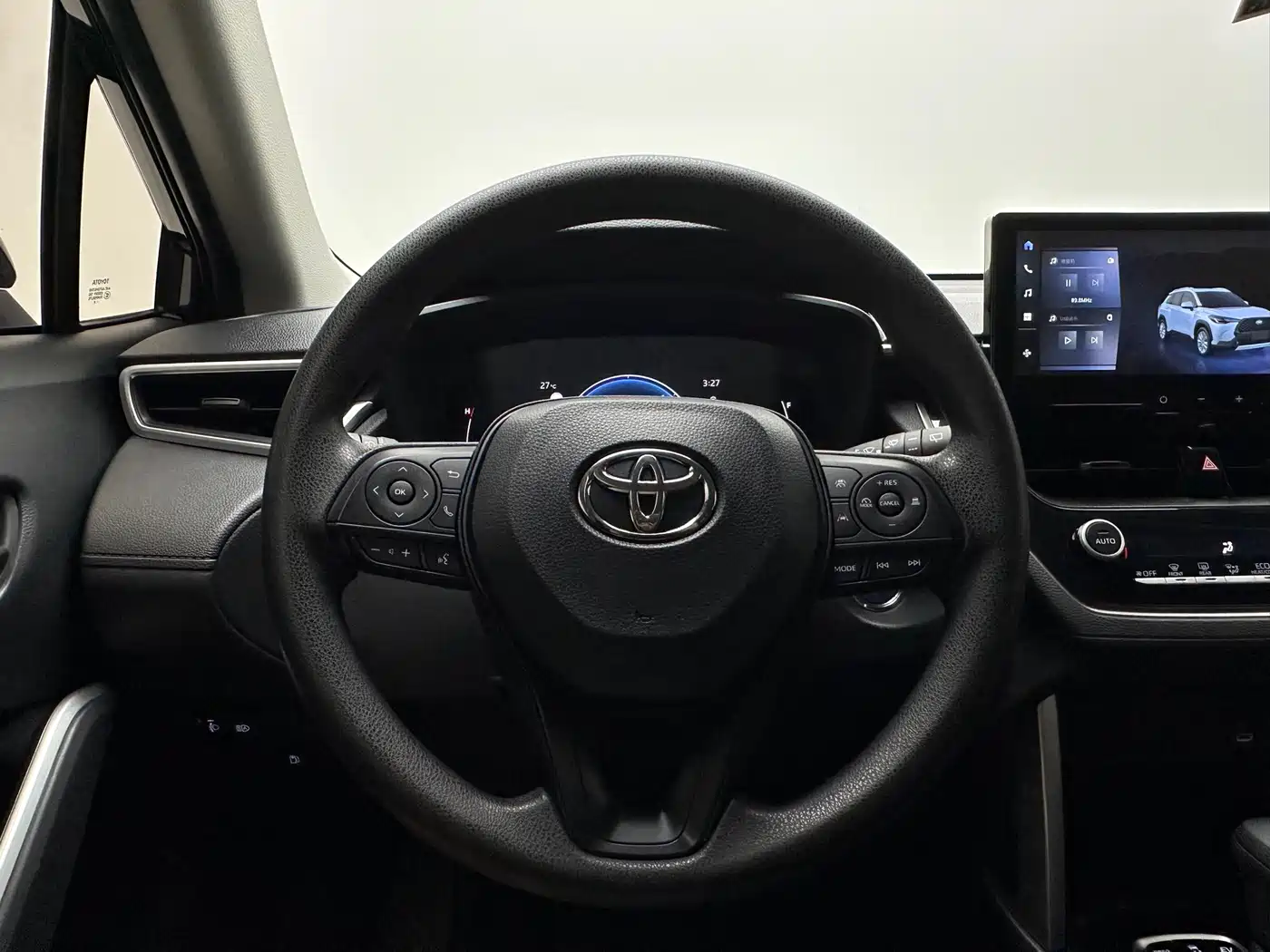 Toyota Corolla Cross 2023 Hybrid 2.0L Pioneer Edition фото 19
