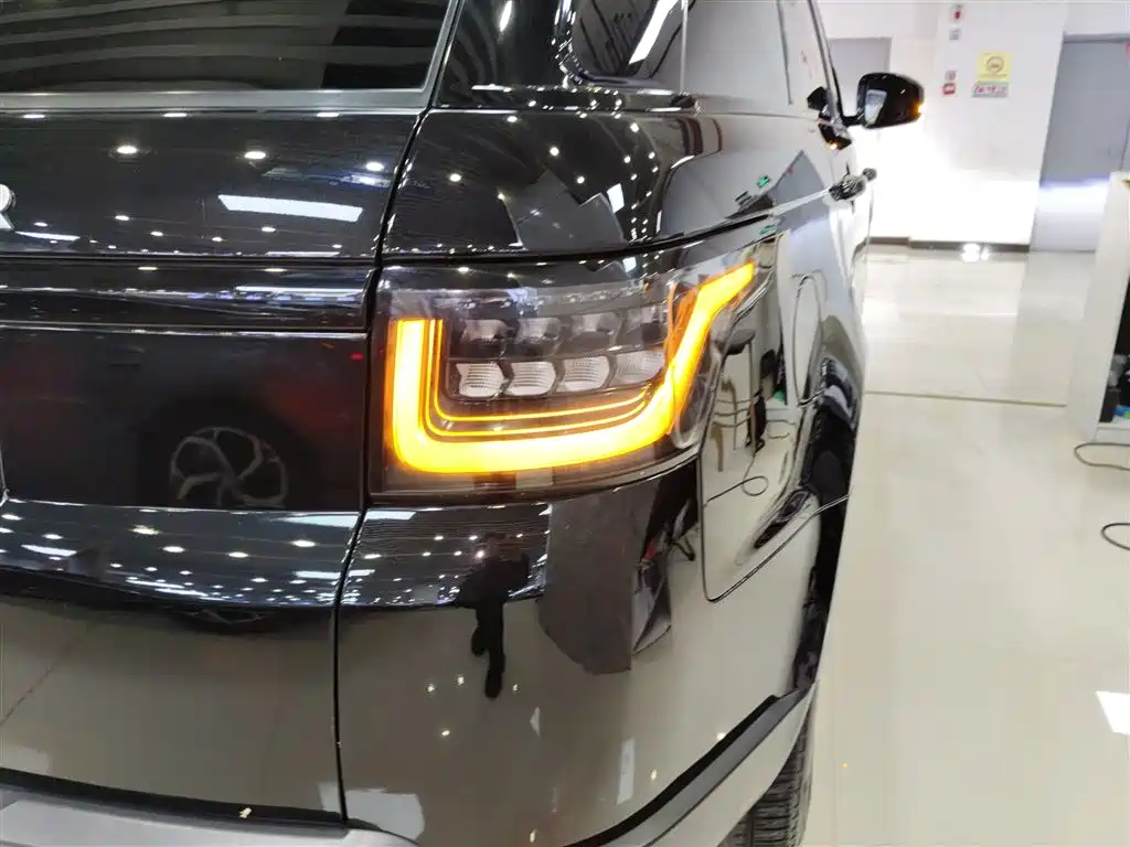 Land Rover Range Rover Sport 2021 3.0 L6 SE фото 8