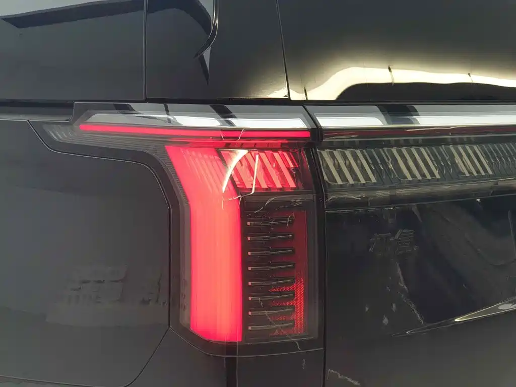 ZEEKR 009 2026 2024 6-seat Executive AWD 108kWh