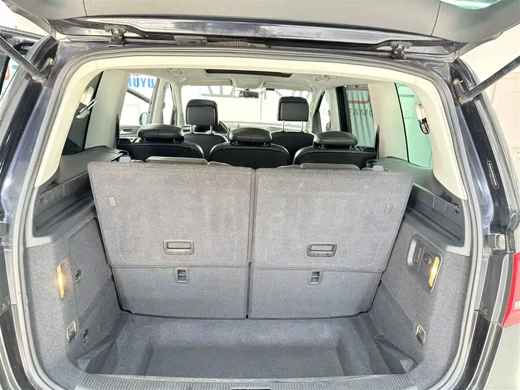 Volkswagen Sharan 2014 2.0TSI Comfort фото 13
