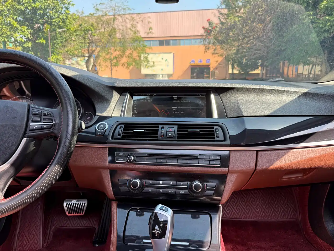 BMW 5 Series 2014 520Li Elegance фото 14