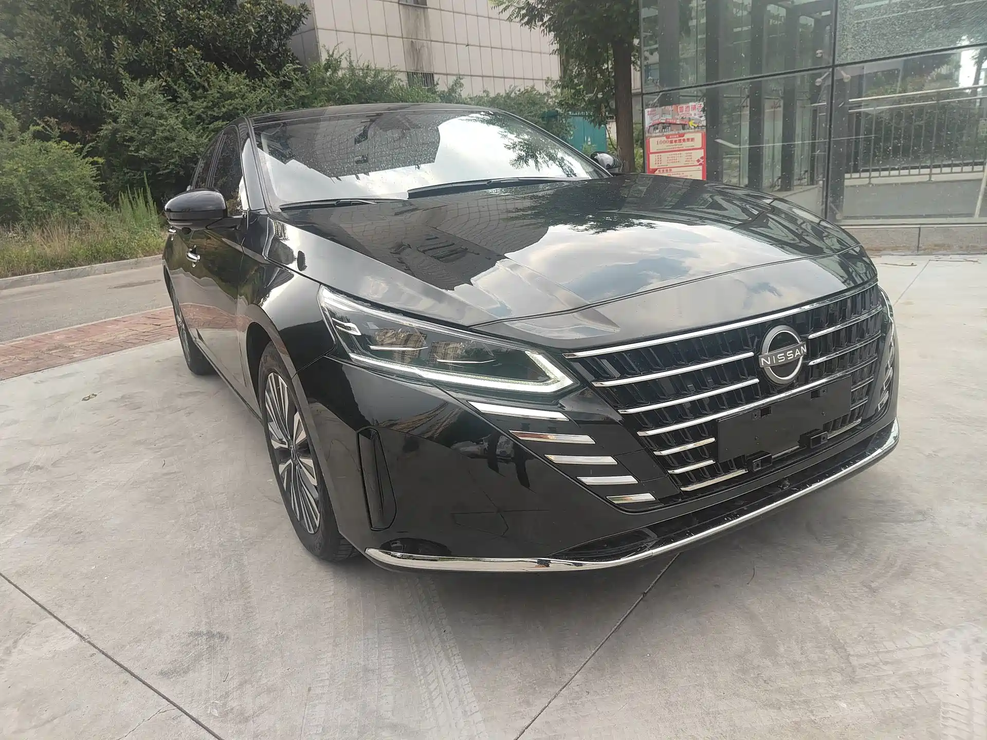 Фото 1 - Nissan Teana