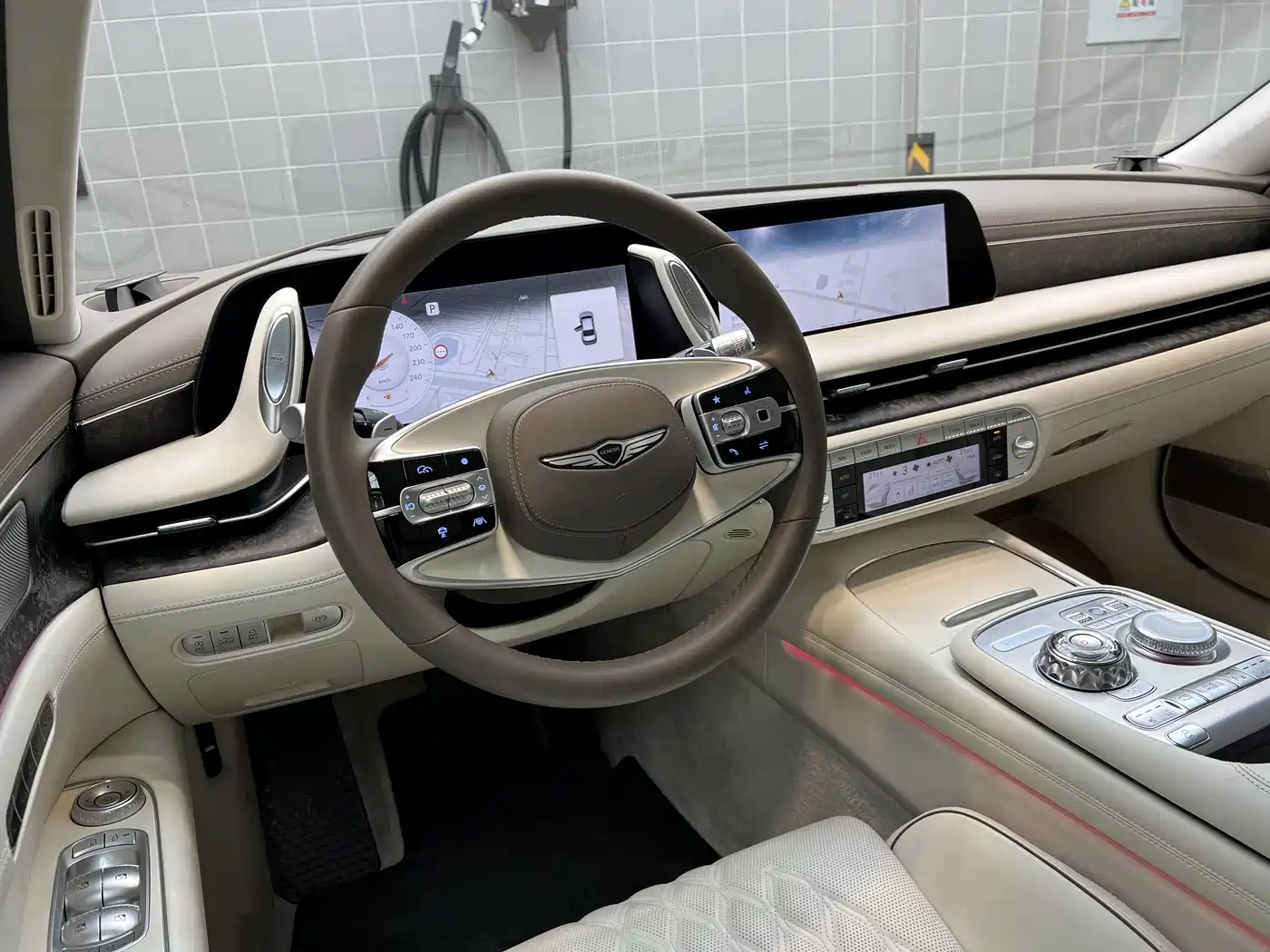Genesis G90 2023 3.5T Executive Extended Version фото 6