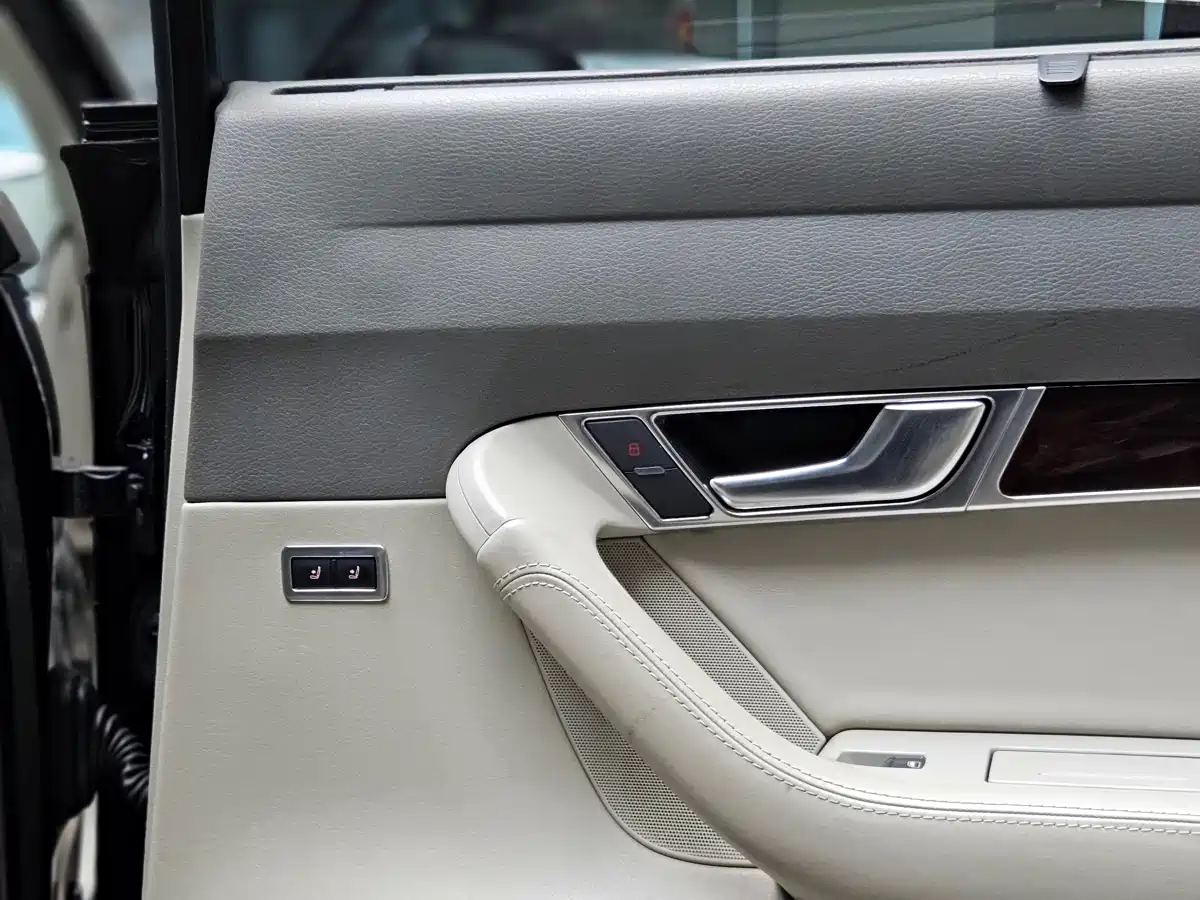 Audi A6L 2011 3.0 TFSI quattro Luxury фото 22