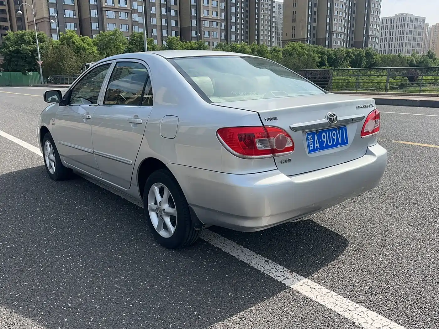 Toyota Corolla 2011 1.6L Manual Luxury Edition фото 9