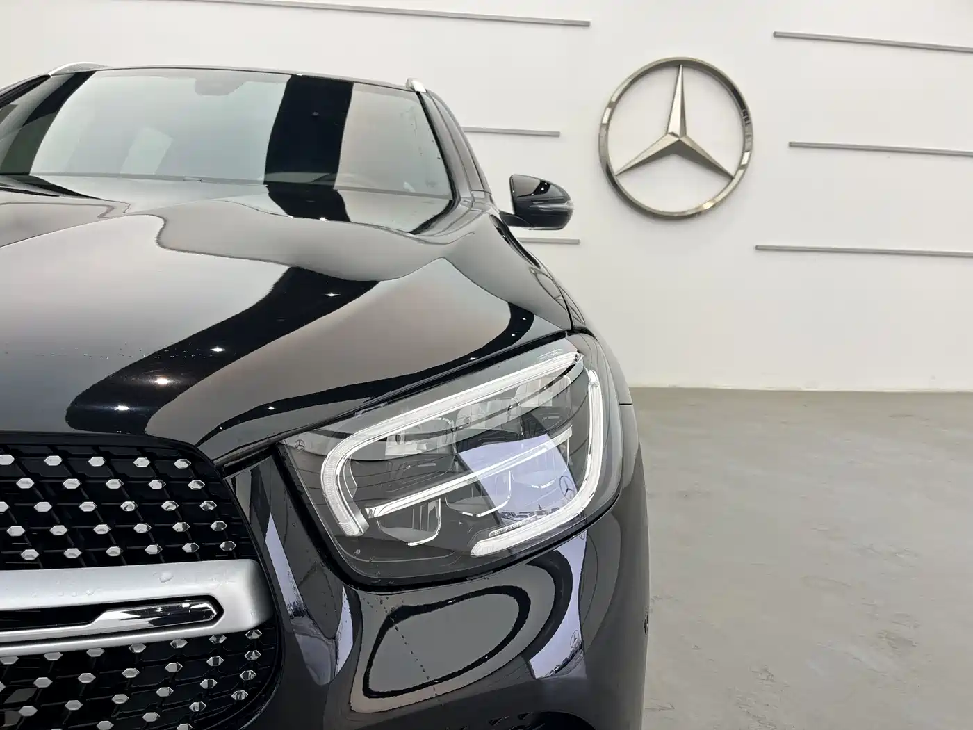 MERCEDES-BENZ GLC