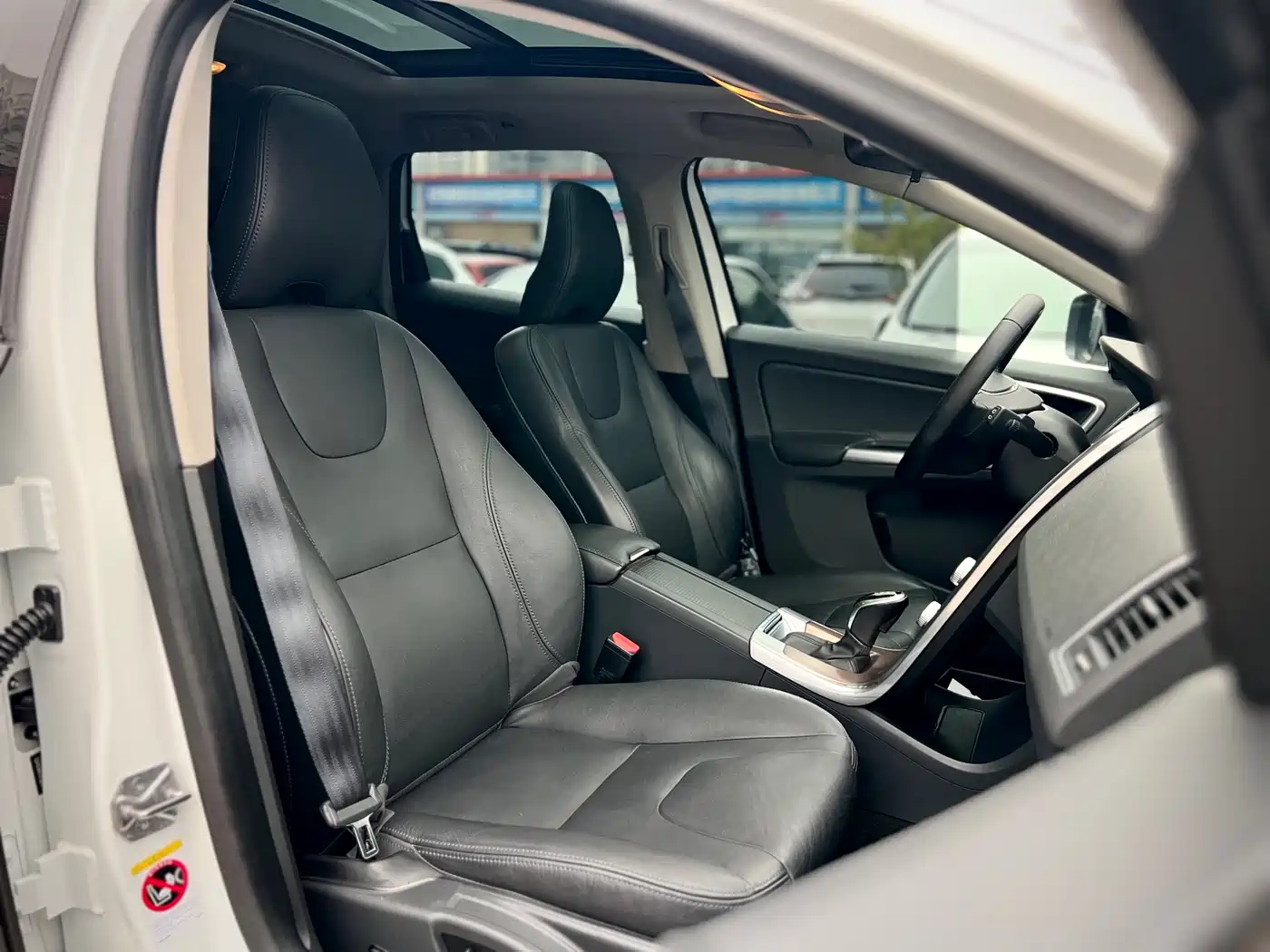 Фото 24 - Volvo XC60