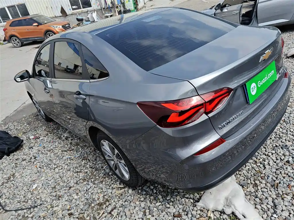 CHEVROLET CRUZE
