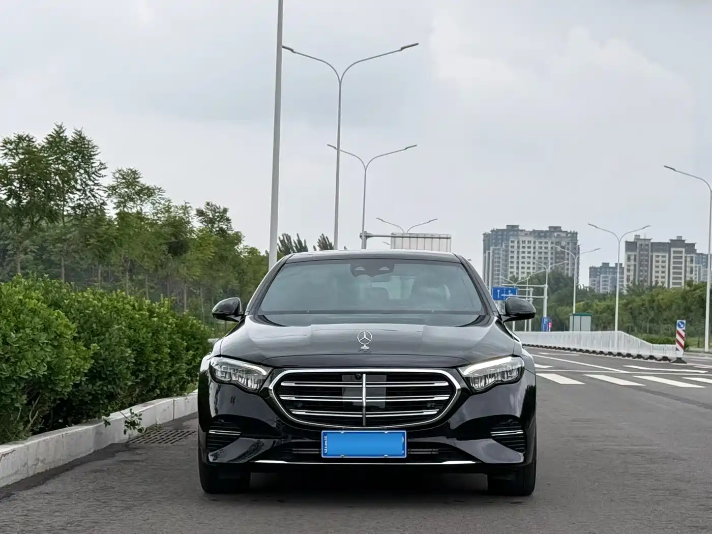 Mercedes-Benz E-Class 2024 Model E 300 L Luxury фото 2
