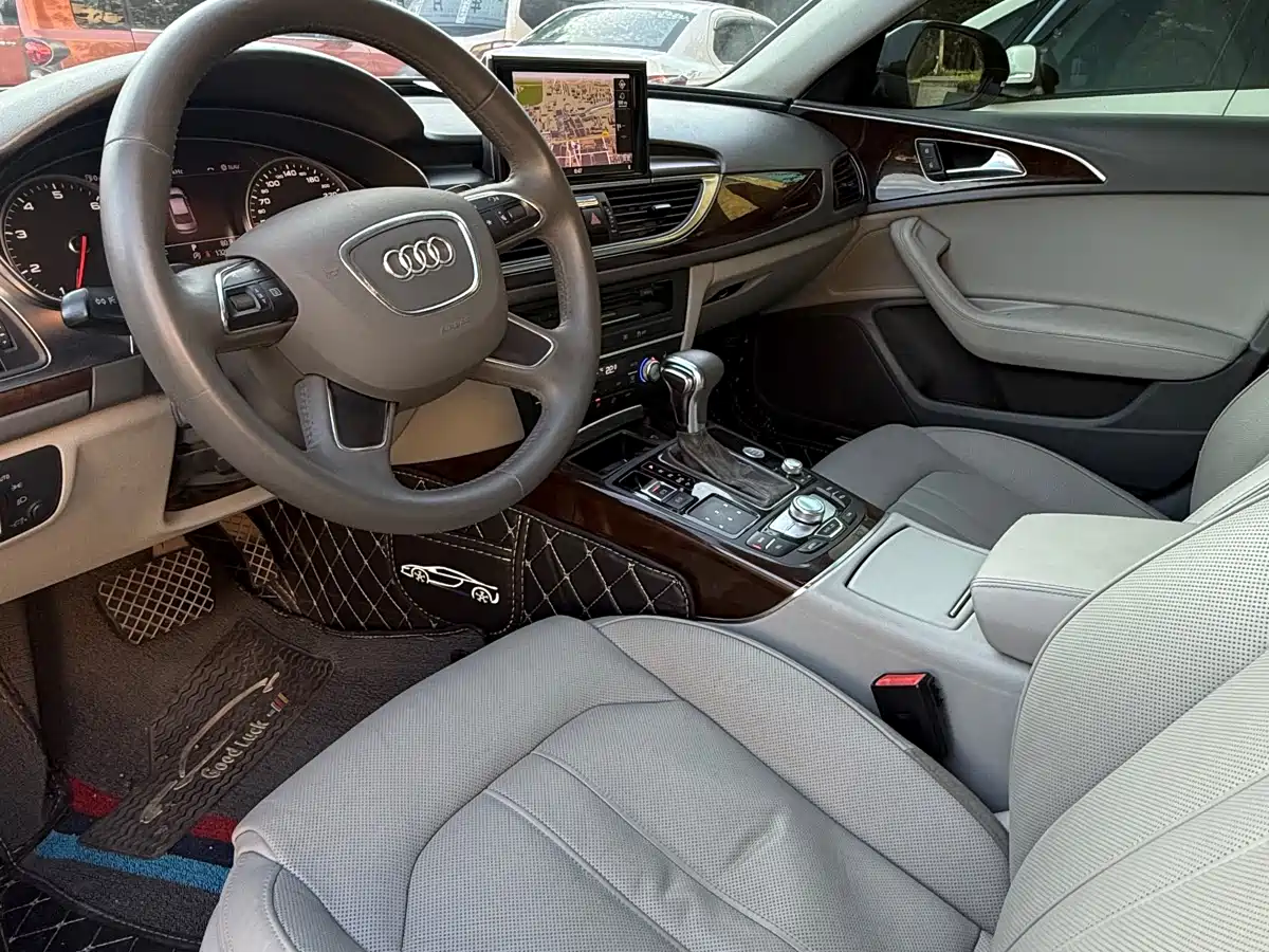Фото 5 - Audi A6L