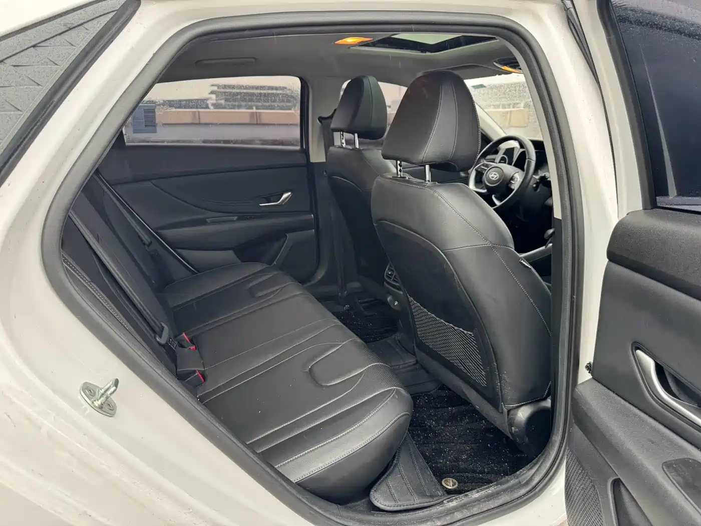Hyundai Elantra 2023 1.5L CVT GLX Elite Edition фото 14