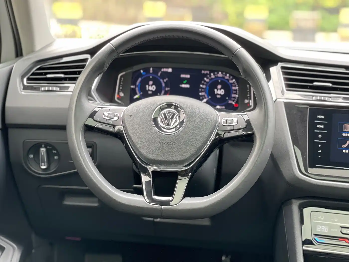 VOLKSWAGEN TIGUAN L NEW ENERGY