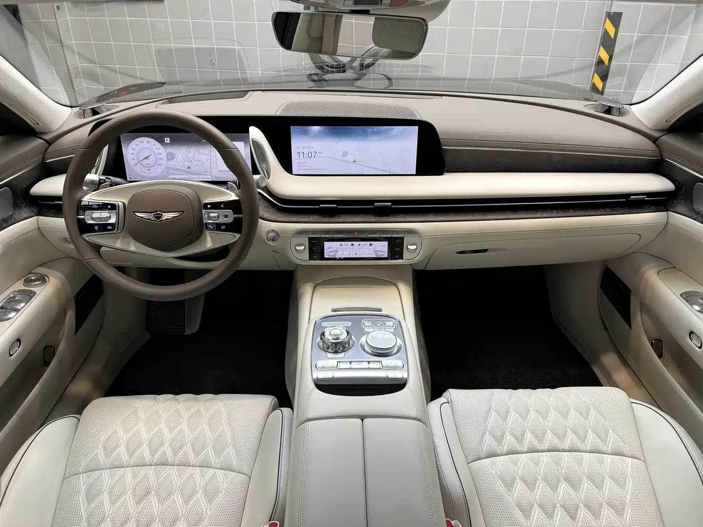 Genesis G90 2023 3.5T Executive Extended Version фото 5