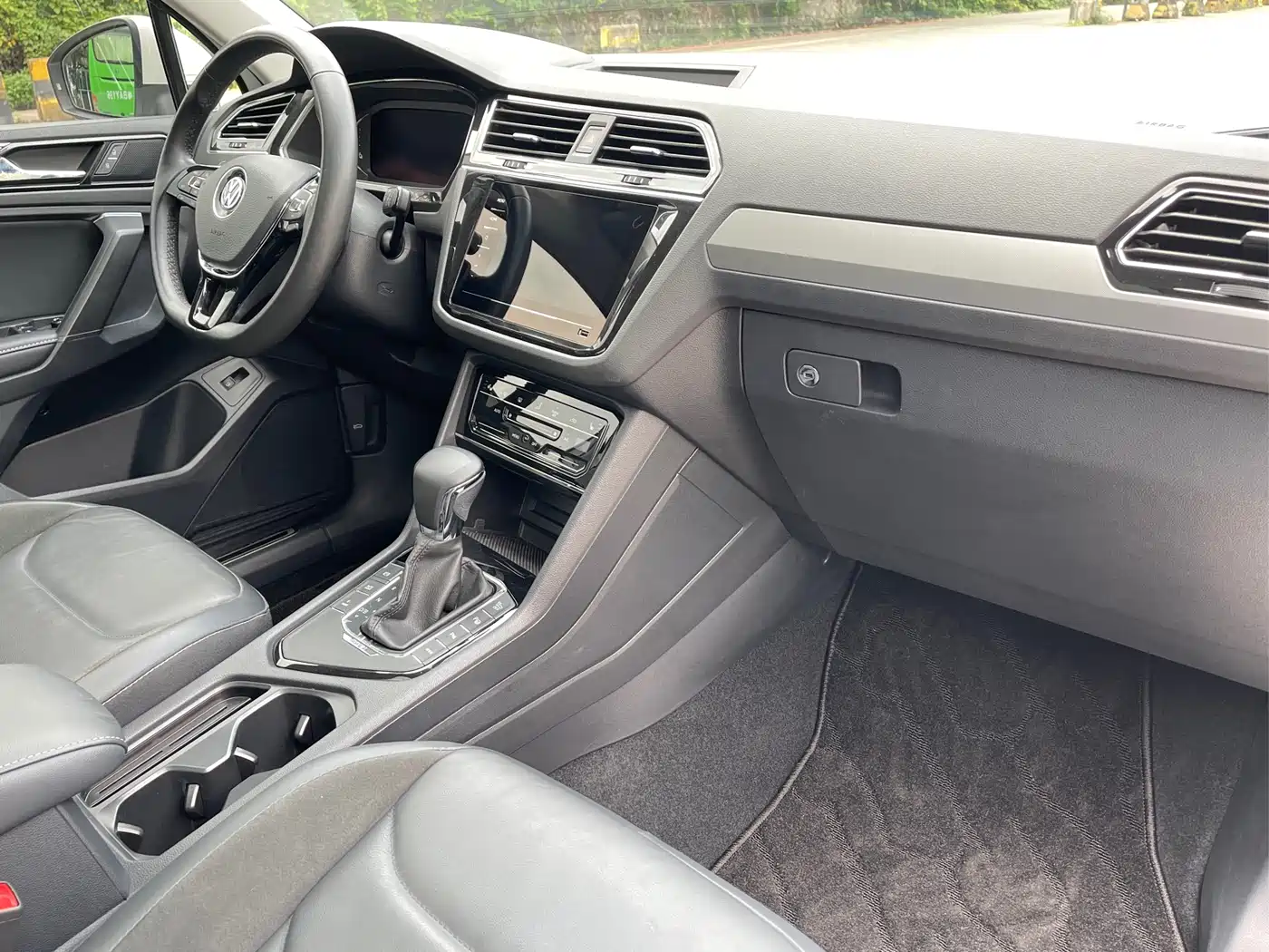 VOLKSWAGEN TIGUAN L NEW ENERGY