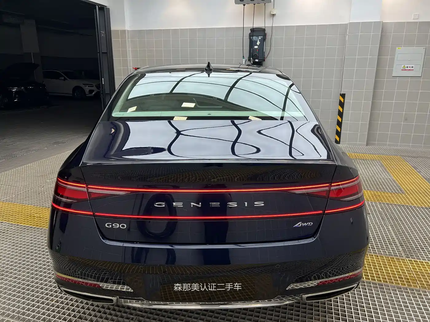 Genesis G90 2023 3.5T Executive Extended Version фото 8