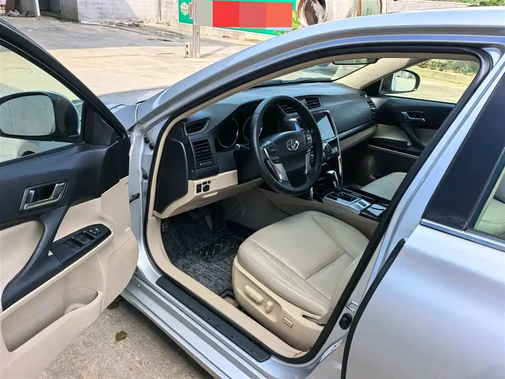 Toyota Reiz 2010 2.5S Elegance Elite Edition фото 7