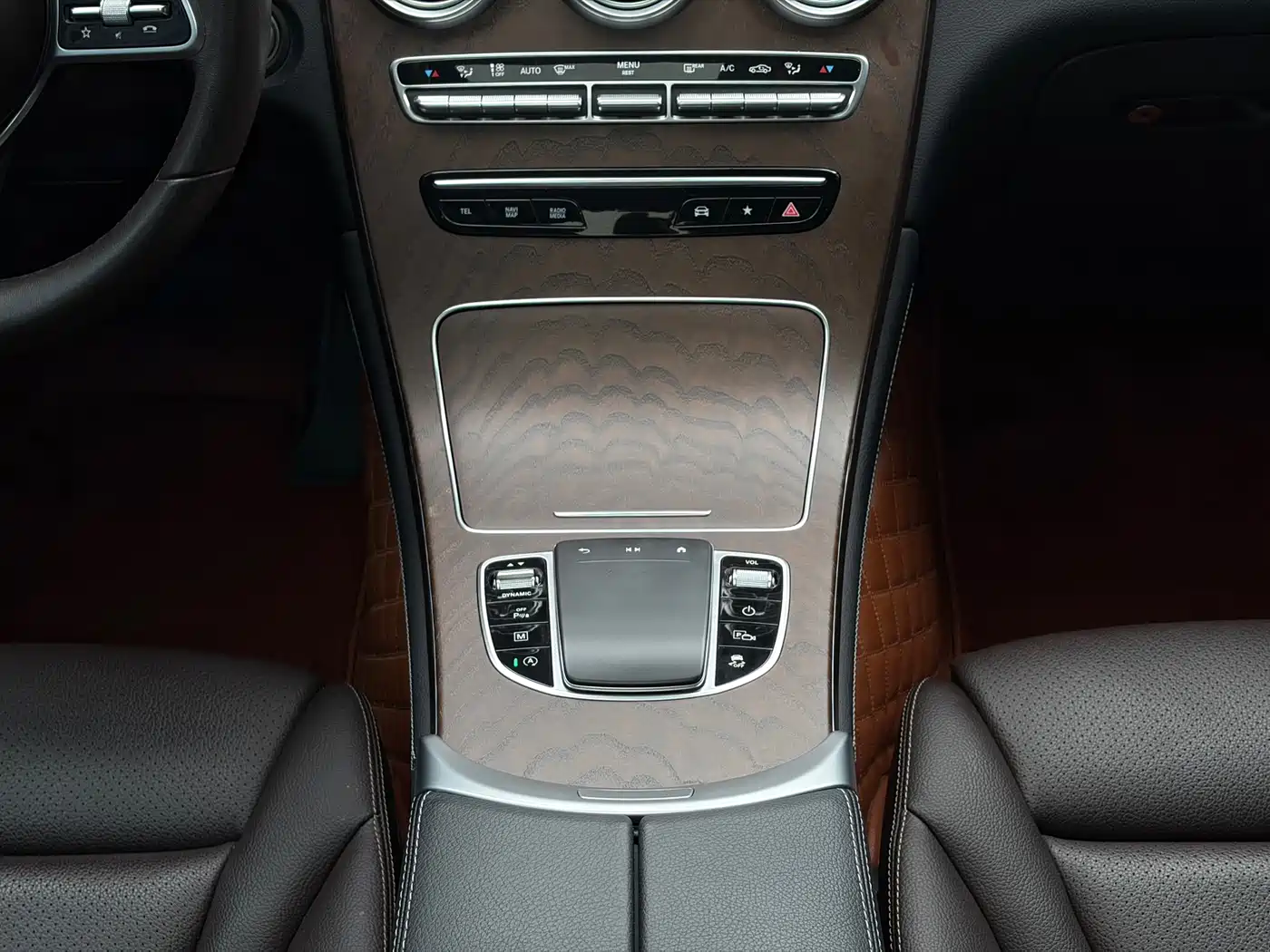 Mercedes-Benz GLC 2022 Facelift GLC 260 L 4MATIC Luxury Model фото 19