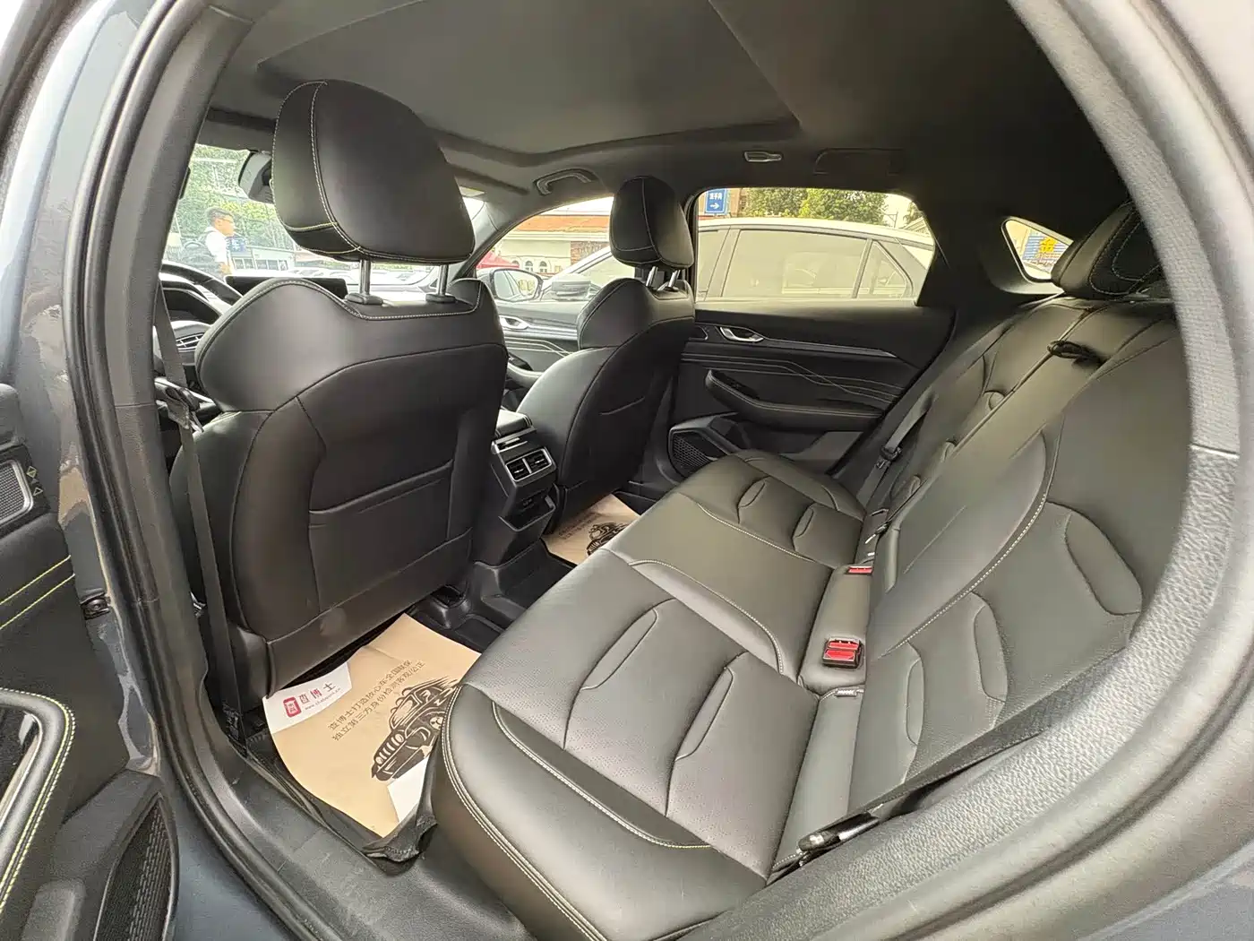 Фото 9 - Geely Preface