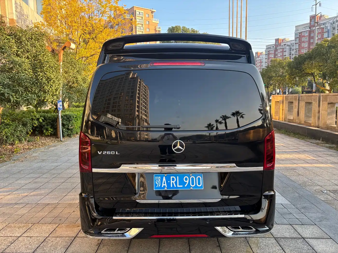 Mercedes-Benz V-Class 2021 V 260 L Long Wheelbase Premium Edition фото 5