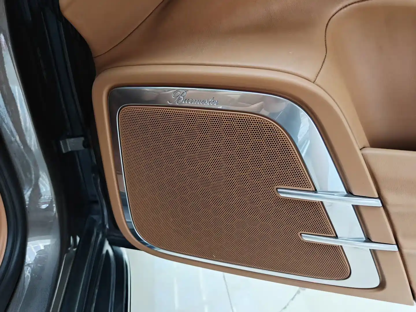 Photo 9 - Porsche Cayenne