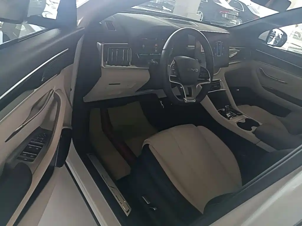 Photo 16 - BYD Song PLUS PHEV